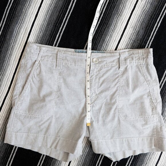 VINTAGE! LEVI'S PIN STRIPE COTTON SHORTS SZ 6 - Picture 5 of 6